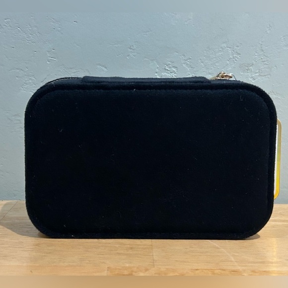 GLOSS & GLO Black Velvet Jewelry Organizer. Gold Sequin Bow. Brand New With Tags - Picture 7 of 7